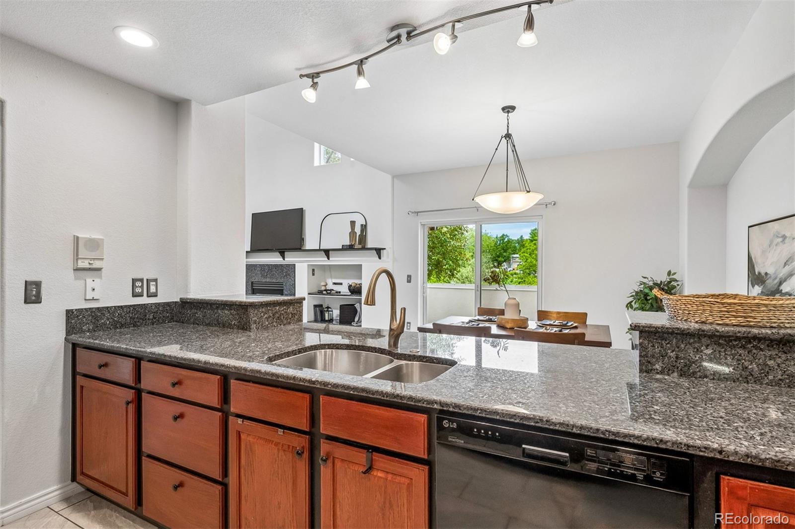 6697 South Forest Way, Unit E Centennial, CO 80121 - Photo 10 of 41
