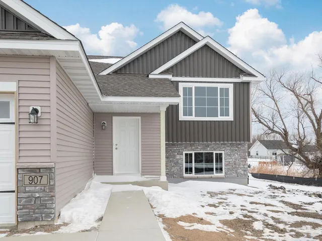 $379,900 | 907 Emily Court Northeast, Montgomery, MN 56069