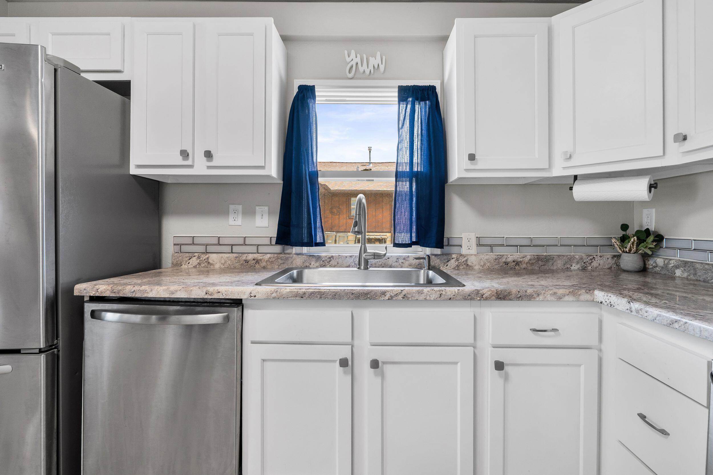 5660 West Reighmoor Road Omro, WI 54963 - Photo 12 of 43 Kitchen