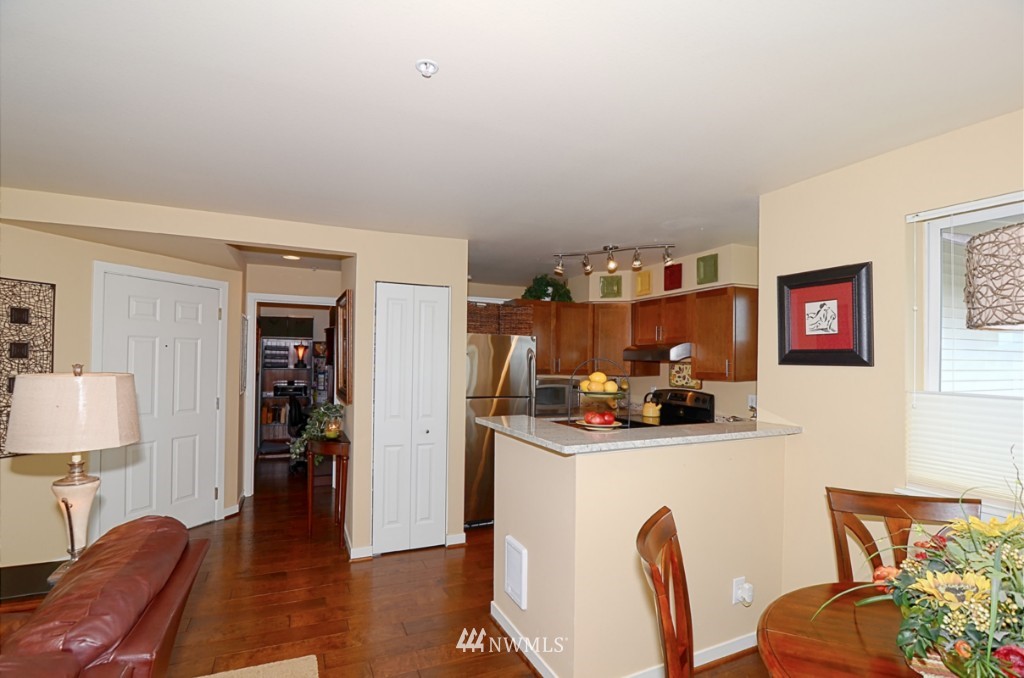 3921 243rd Place Southeast, Unit J302 Bothell, WA 98021 - Photo 5 of 25