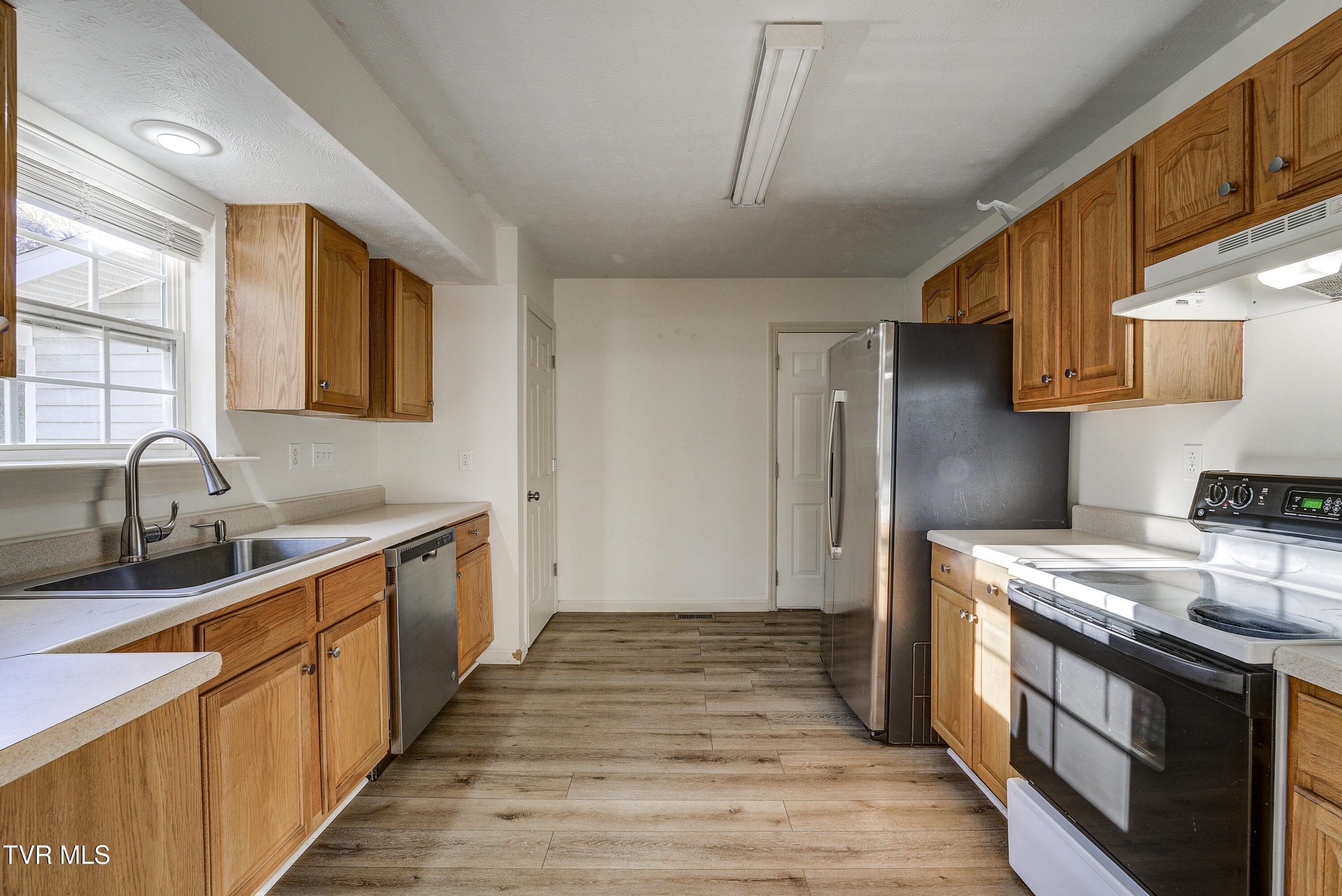 1883 Powder Branch Road Johnson City, TN 37601 - Photo 14 of 53 PowderBranchINTERIORS-9