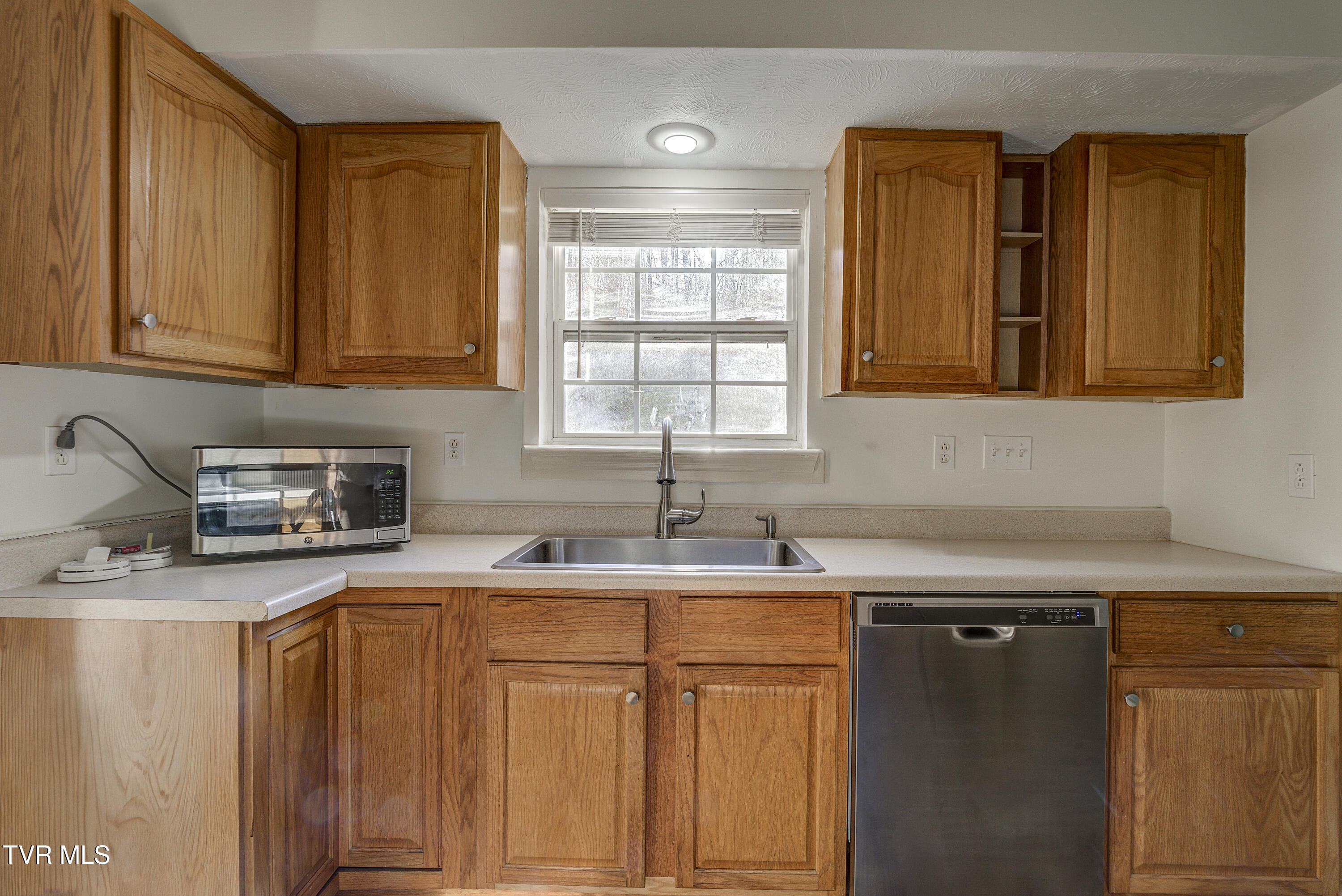 1883 Powder Branch Road Johnson City, TN 37601 - Photo 17 of 53 PowderBranchINTERIORS-11