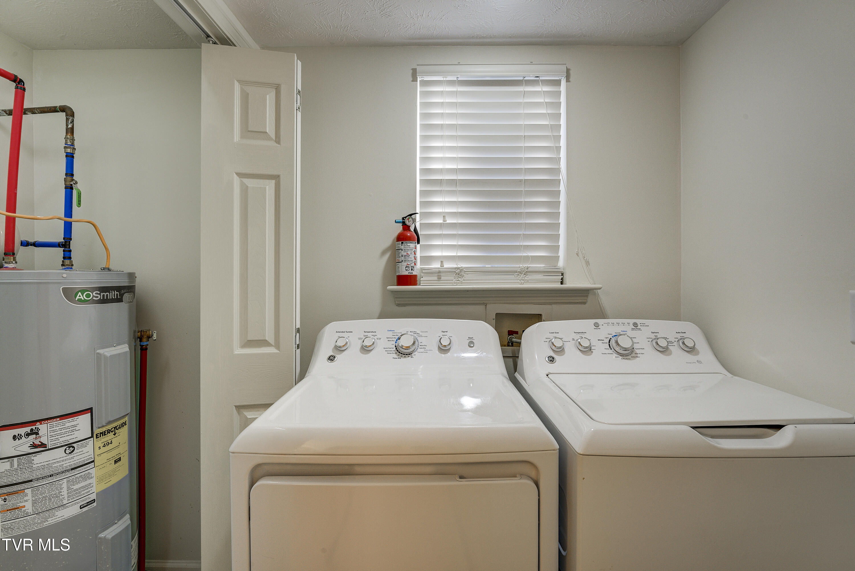1883 Powder Branch Road Johnson City, TN 37601 - Photo 23 of 53 PowderBranchINTERIORS-17