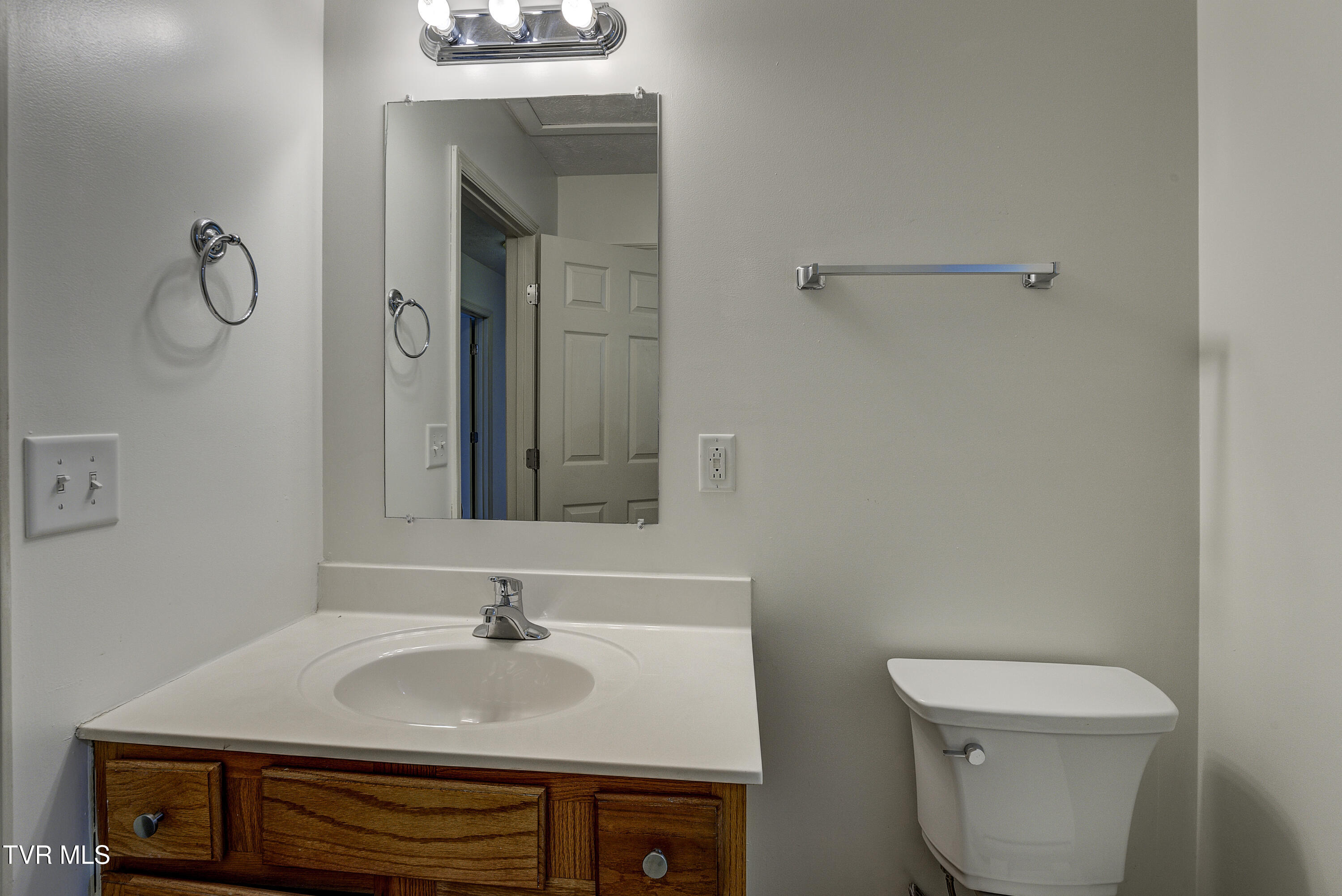 1883 Powder Branch Road Johnson City, TN 37601 - Photo 24 of 53 PowderBranchINTERIORS-18