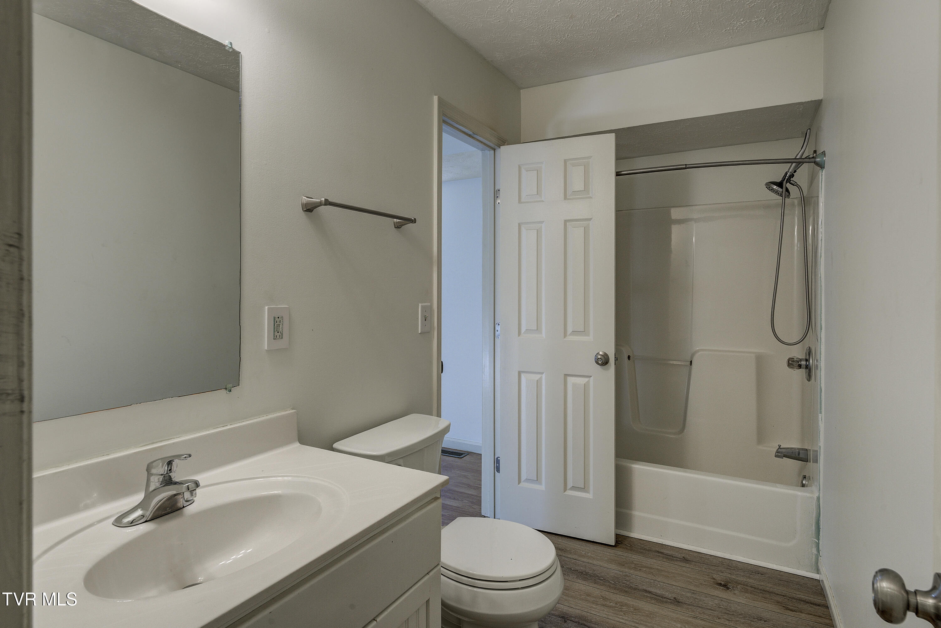 1883 Powder Branch Road Johnson City, TN 37601 - Photo 25 of 53 PowderBranchINTERIORS-19