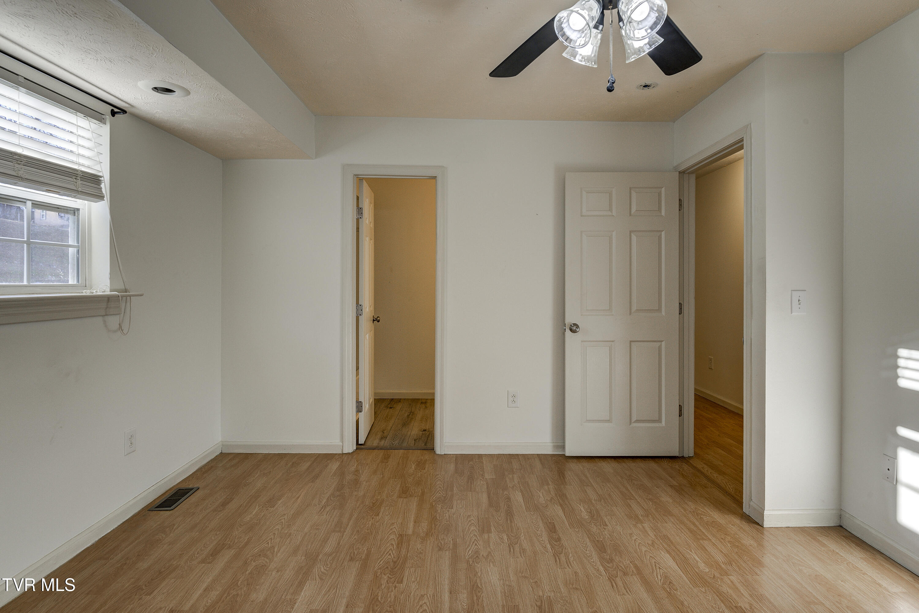 1883 Powder Branch Road Johnson City, TN 37601 - Photo 30 of 53 PowderBranchINTERIORS-25