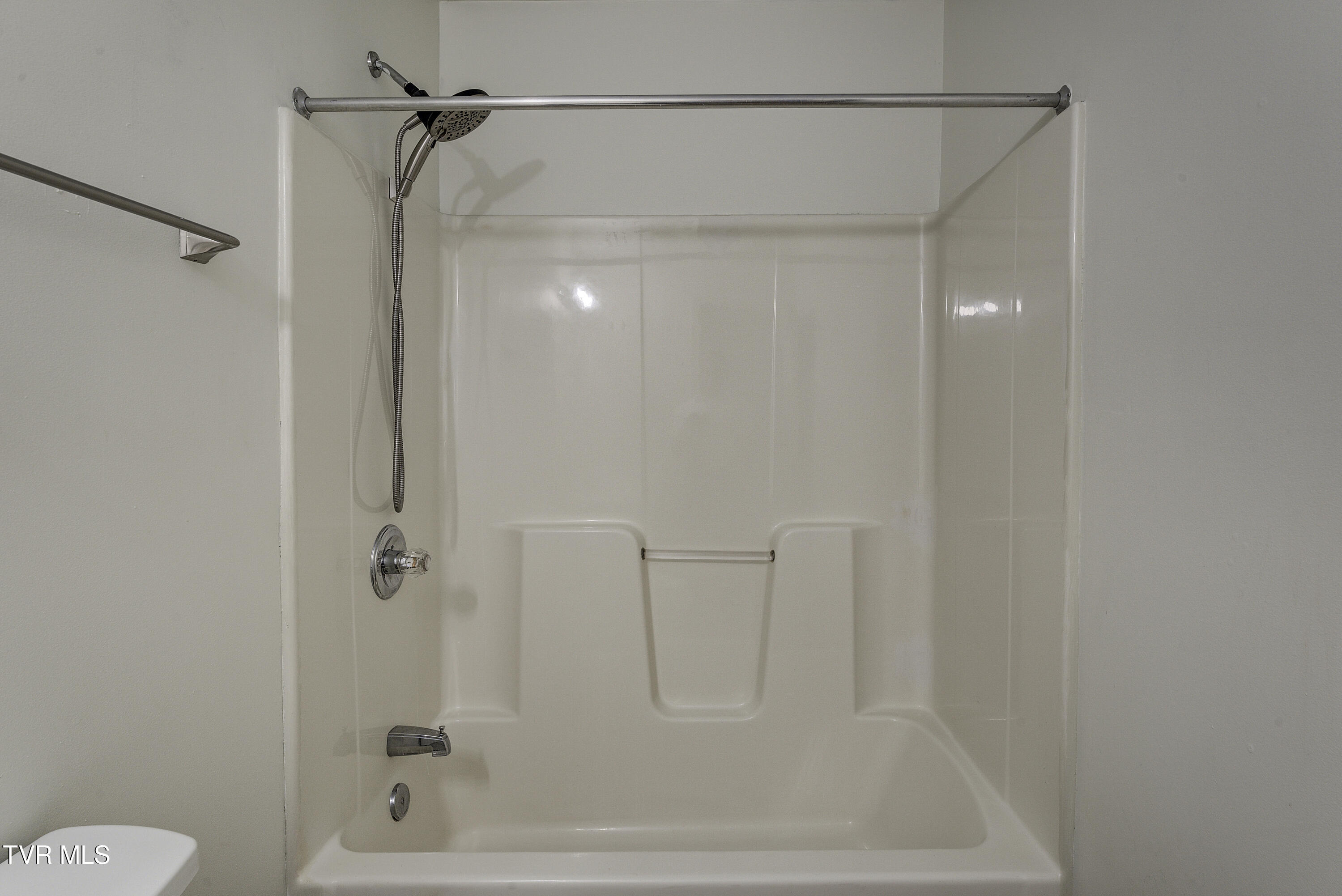 1883 Powder Branch Road Johnson City, TN 37601 - Photo 34 of 53 PowderBranchINTERIORS-29