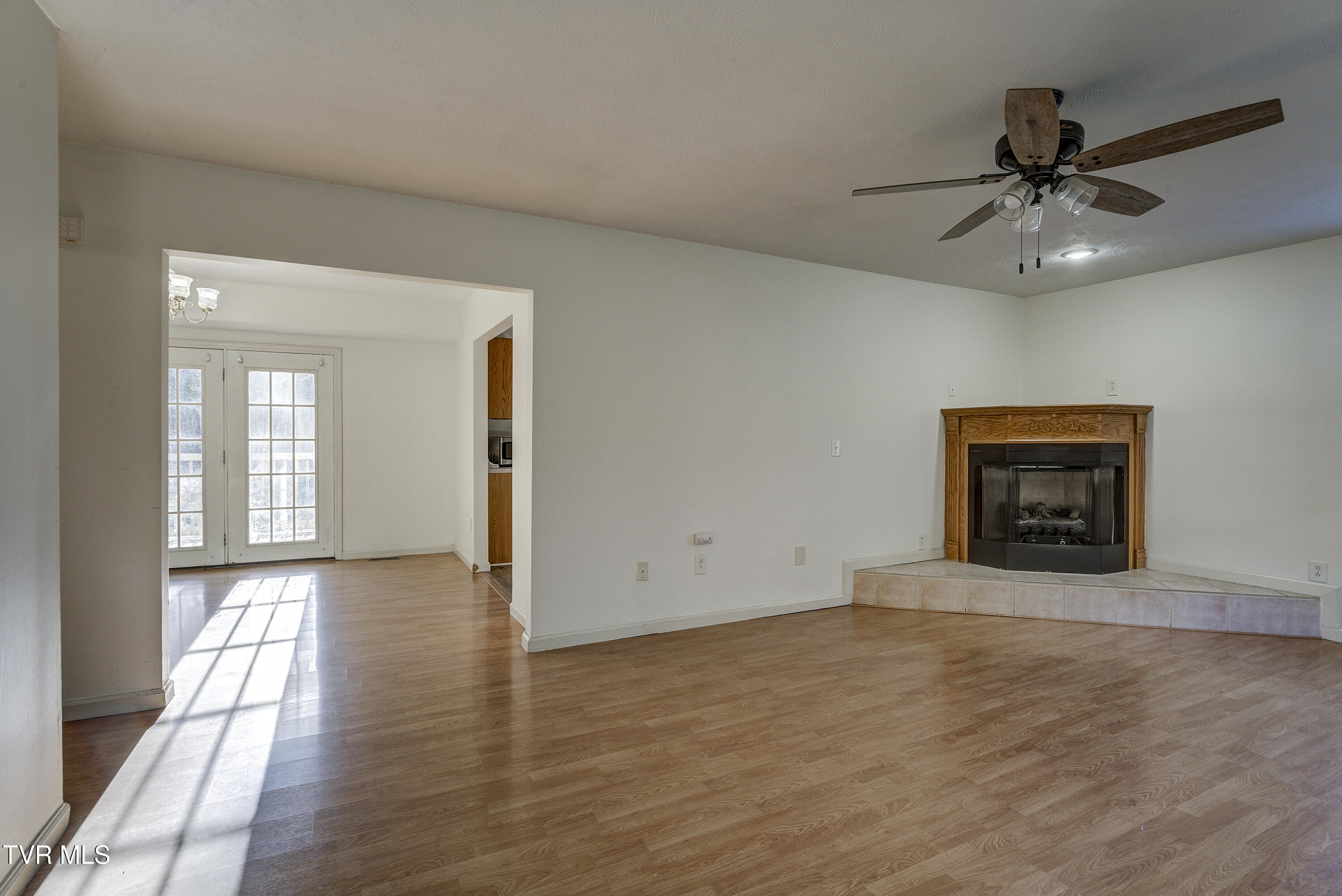 1883 Powder Branch Road Johnson City, TN 37601 - Photo 7 of 53 PowderBranchINTERIORS-1