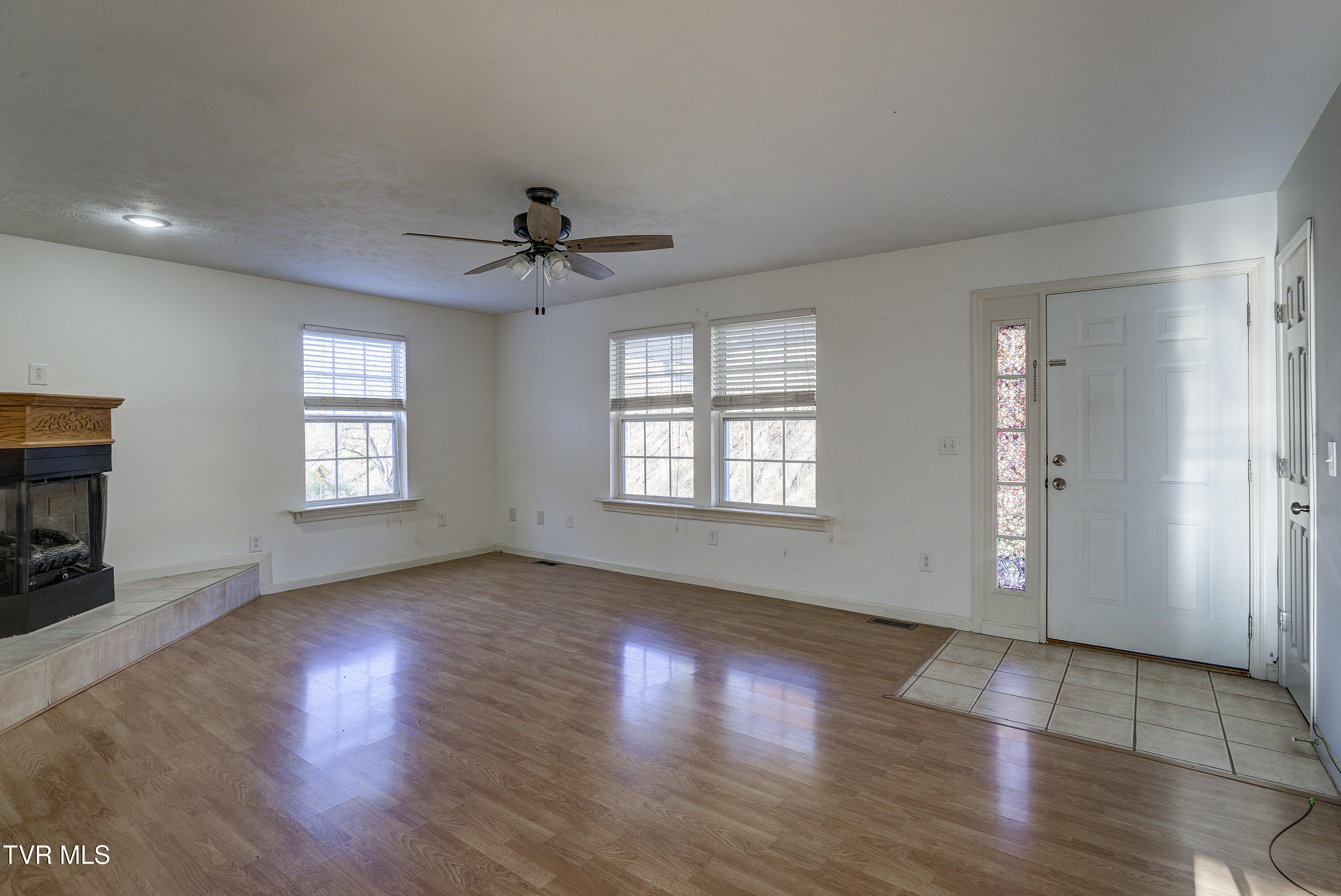 1883 Powder Branch Road Johnson City, TN 37601 - Photo 10 of 53 PowderBranchINTERIORS-5