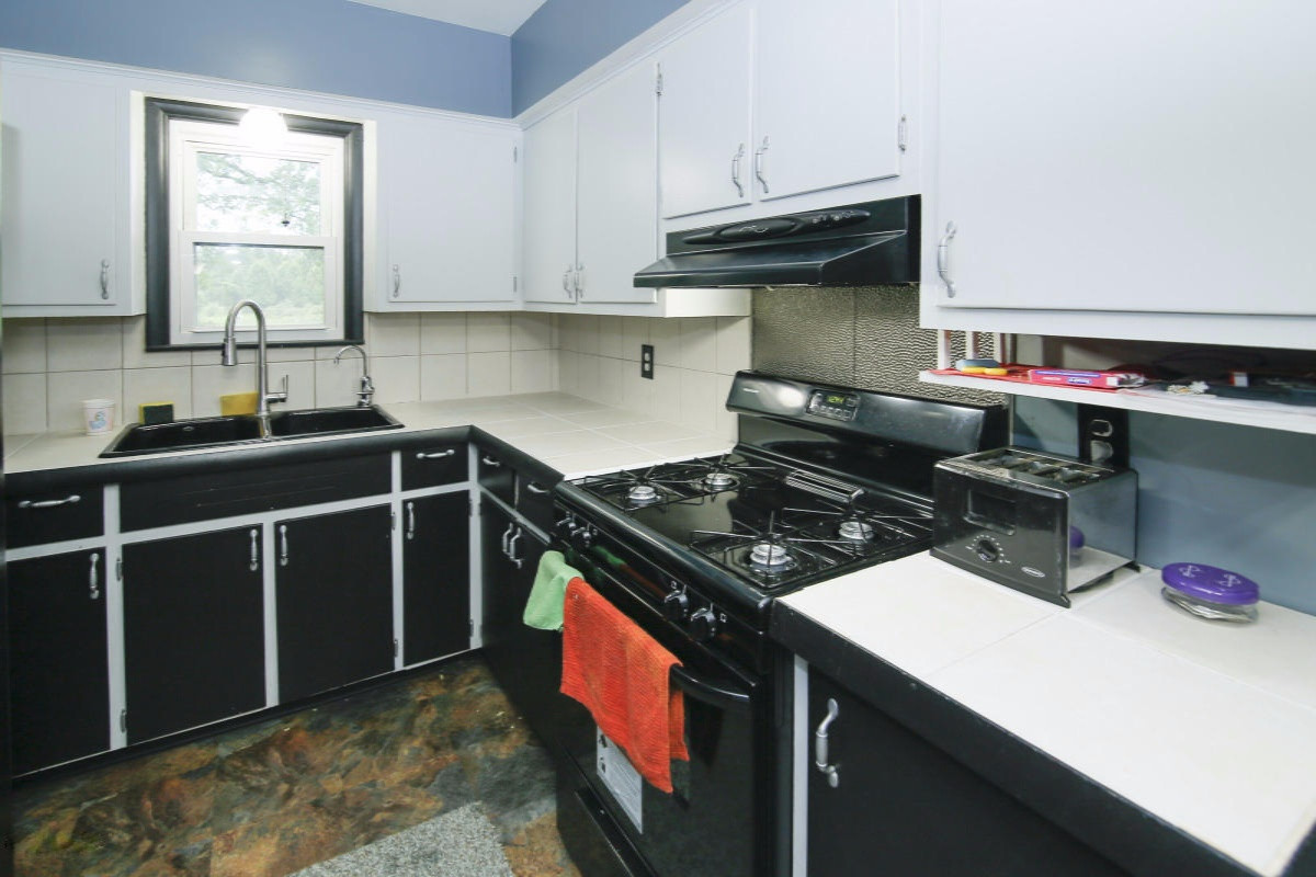 8411 South Sprinkle Road Portage, MI 49002 - Photo 8 of 23 15025181_07