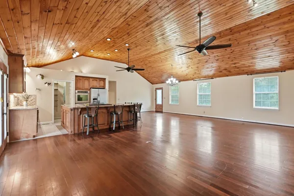 $560,000 | 5 Luther Allen Lane, Gordonsville, TN 38563