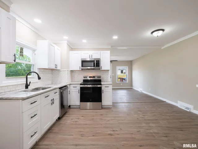 $142,500 | 1404 East Moneta Avenue, Peoria Heights, IL 61616