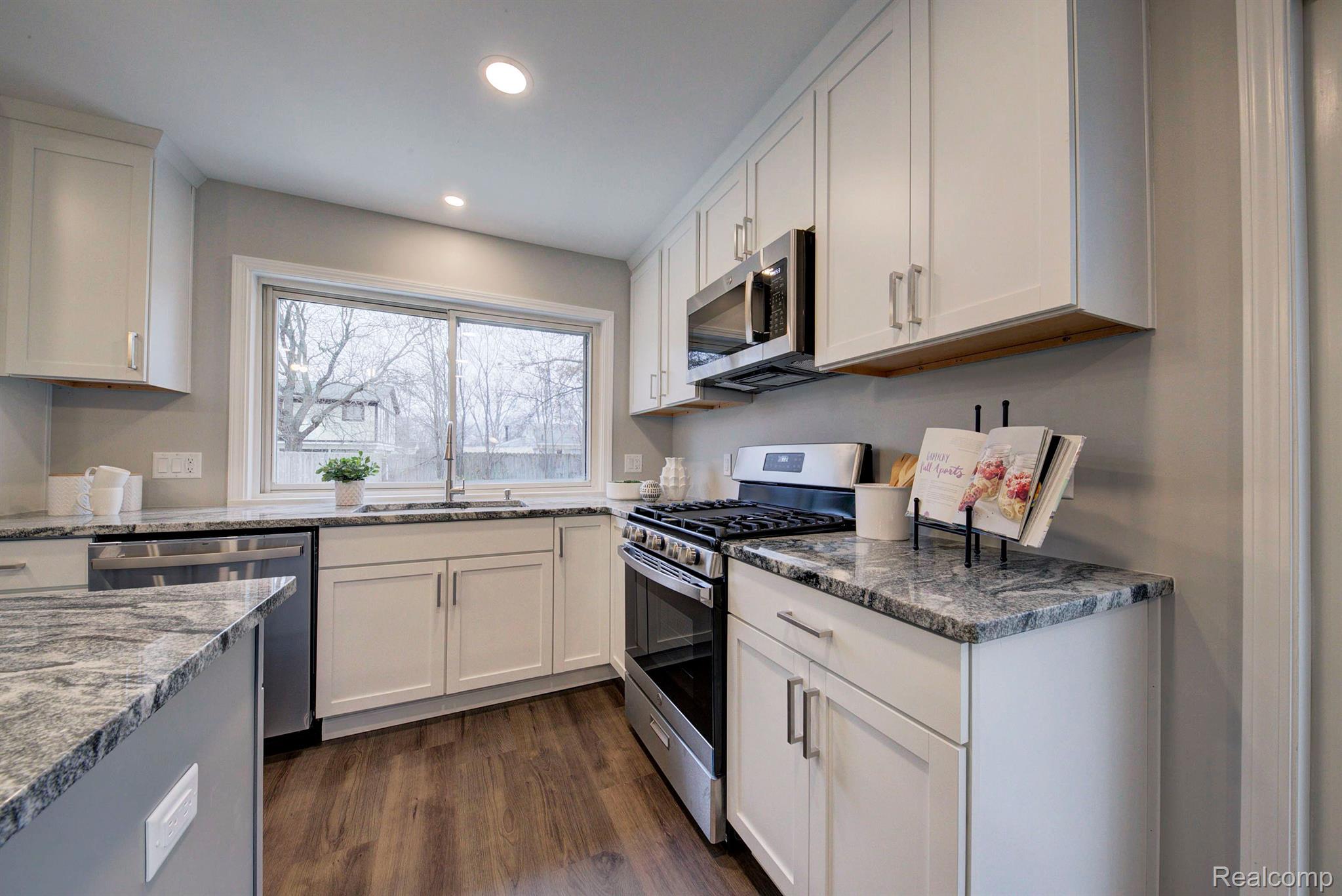22667 Chestnut Tree Novi, MI 48375 - Photo 11 of 42