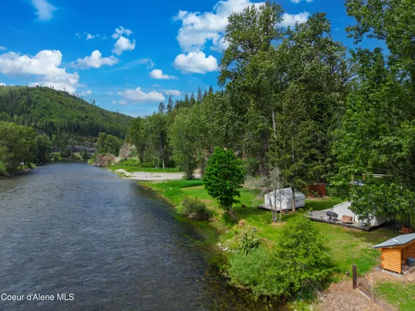 $250,000 | 4 River Road, Calder, ID 83808