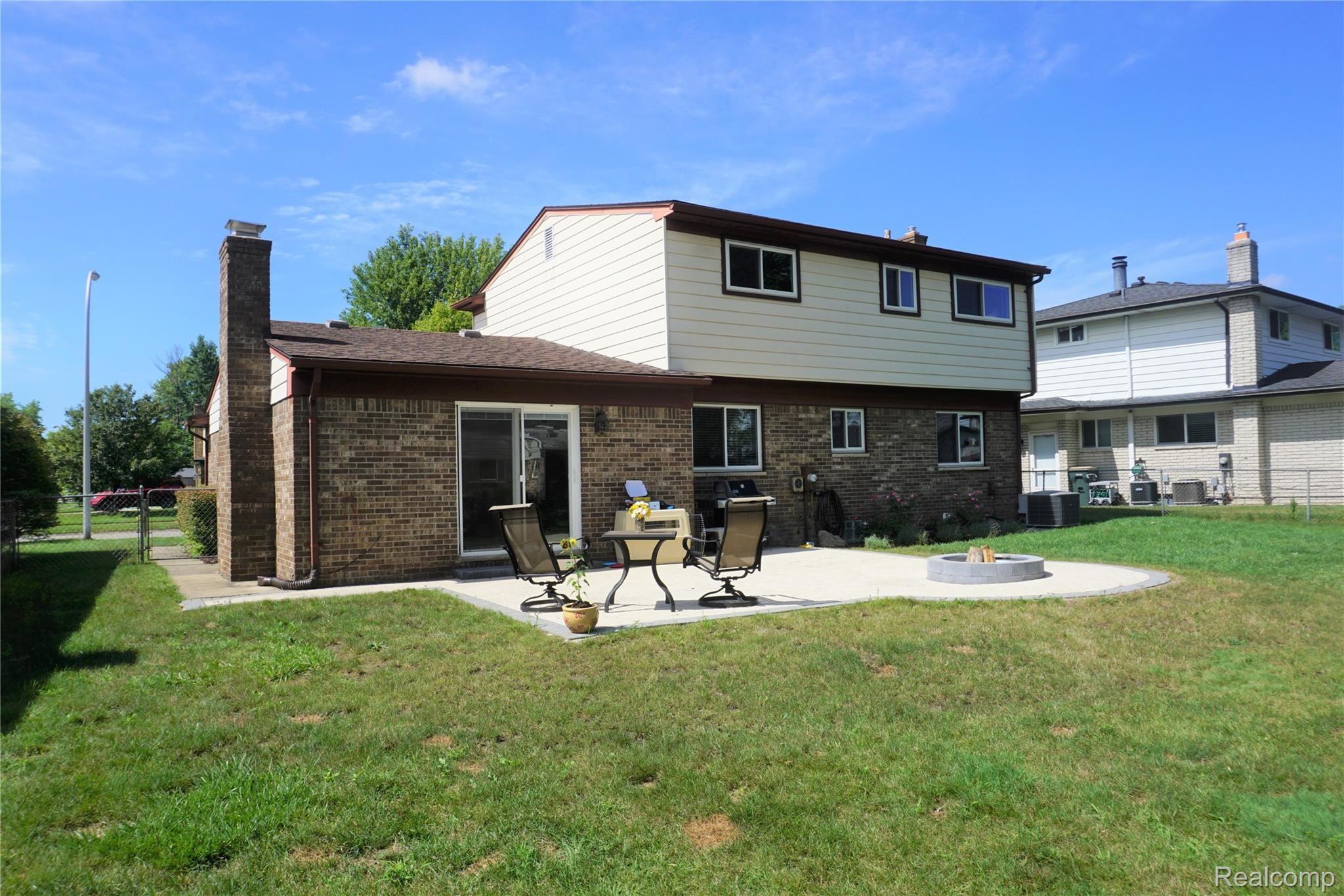 42712 Versailles Road Canton, MI 48187 - Photo 37 of 40 38 - Backyard.JPG