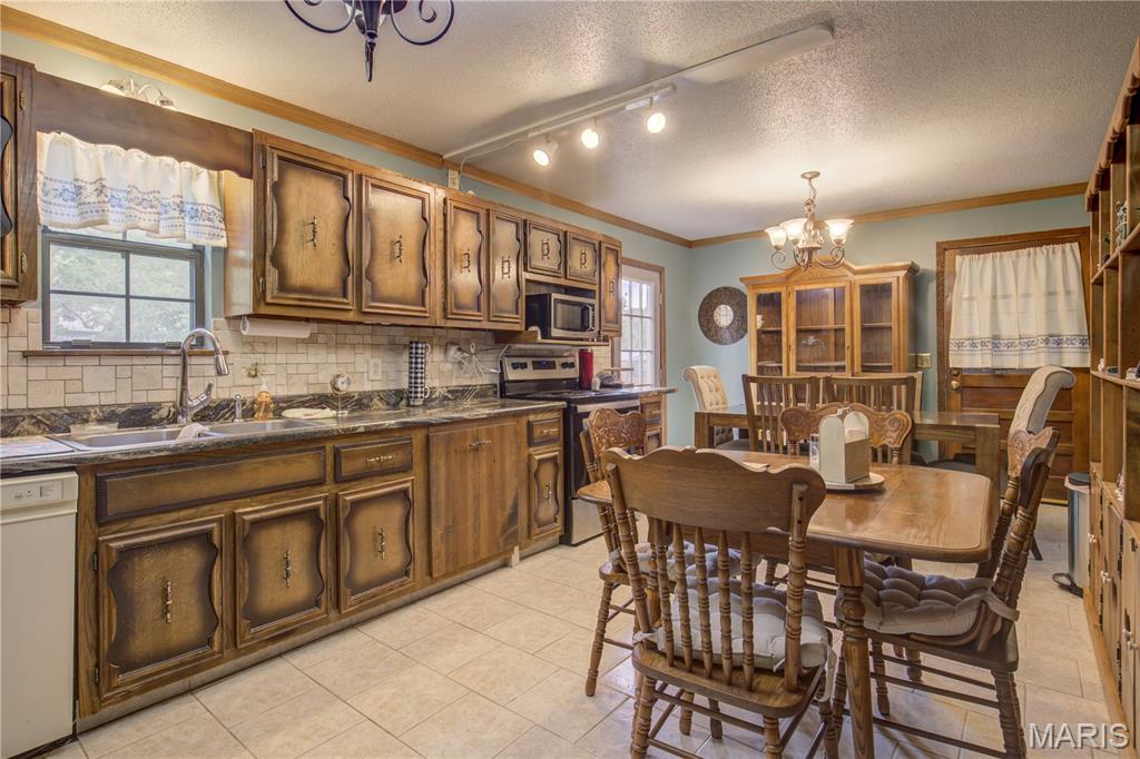 306 County Line Road Sikeston, MO 63801 - Photo 8 of 33