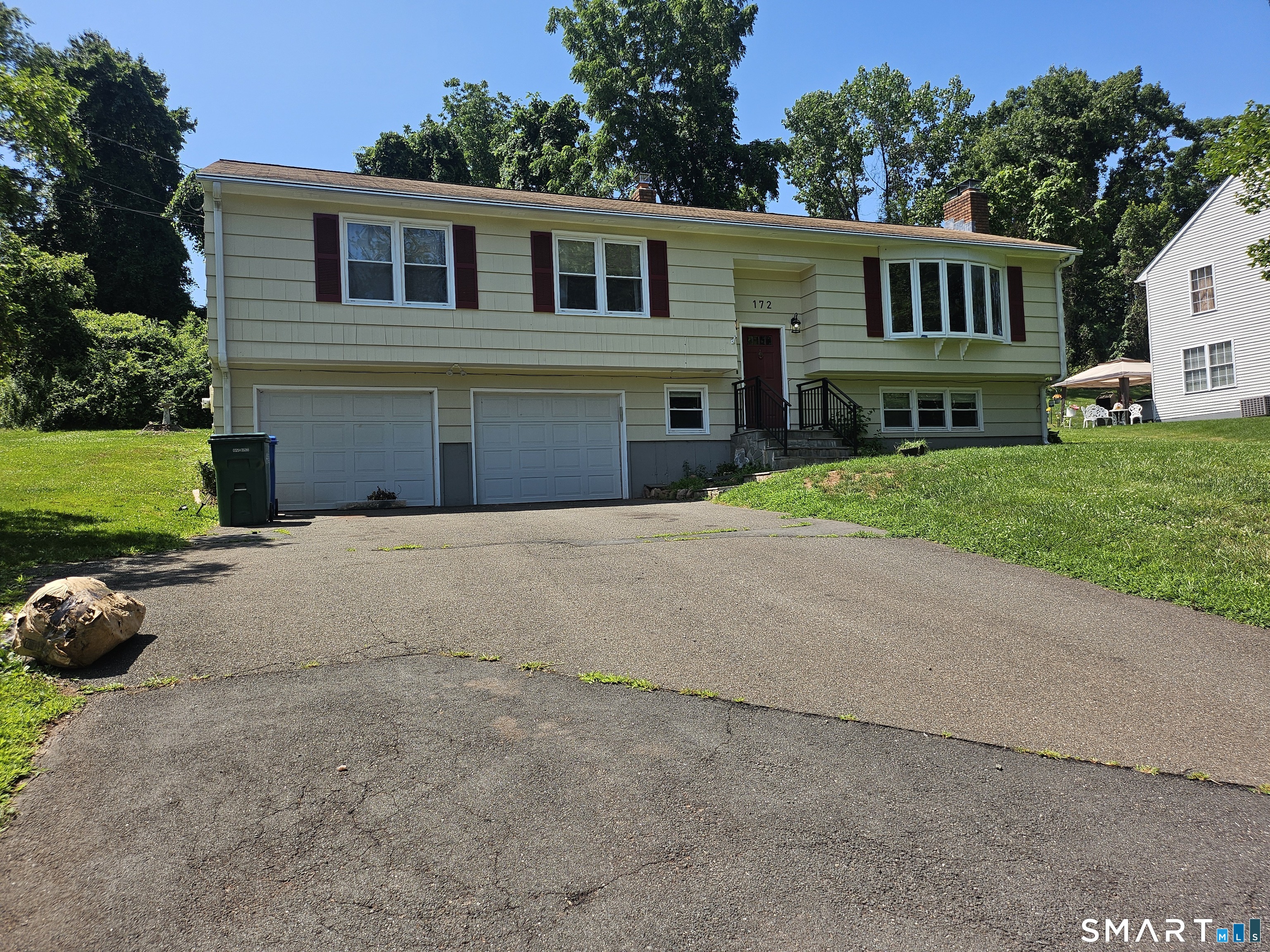 172 Country Hills Road Hamden, CT 06514 - Photo 1 of 15 Gallery Image 1
