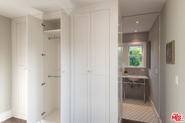 $2,354,000 | 101 South Ridgewood Place, Los Angeles, CA 90004