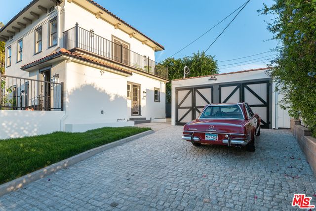 $2,354,000 | 101 South Ridgewood Place, Los Angeles, CA 90004