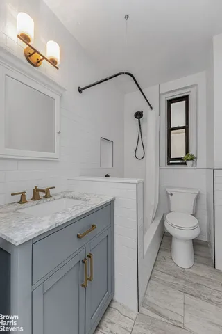 $639,900 | 350 East 77th Street, Unit 2H | Lenox Hill