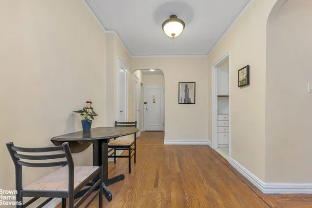 $639,900 | 350 East 77th Street, Unit 2H | Lenox Hill