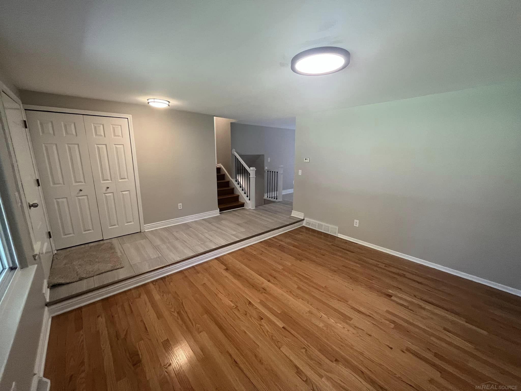 4363 Highfield Road Waterford, MI 48329 - Photo 12 of 29 50124619-11.JPG