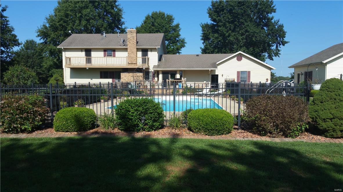 2604 Meadow Ridge Drive Highland, IL 62249 - Photo 11 of 43 Gallery Image 11