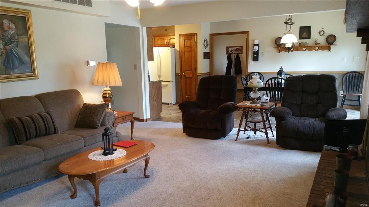 2604 Meadow Ridge Drive Highland, IL 62249 - Photo 17 of 43 Gallery Image 17