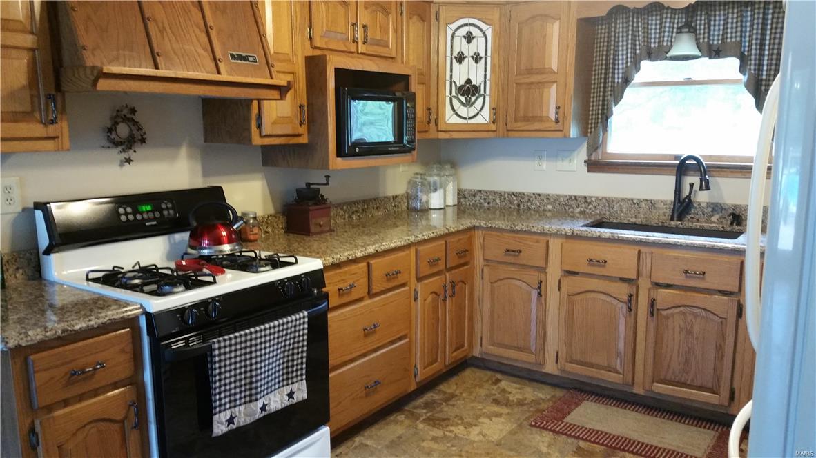 2604 Meadow Ridge Drive Highland, IL 62249 - Photo 20 of 43 Gallery Image 20