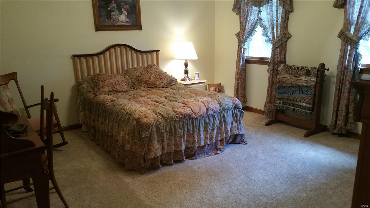 2604 Meadow Ridge Drive Highland, IL 62249 - Photo 33 of 43 Gallery Image 33