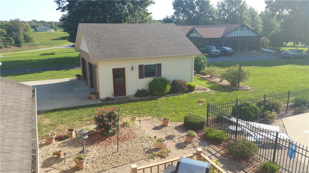 2604 Meadow Ridge Drive Highland, IL 62249 - Photo 9 of 43 Gallery Image 9