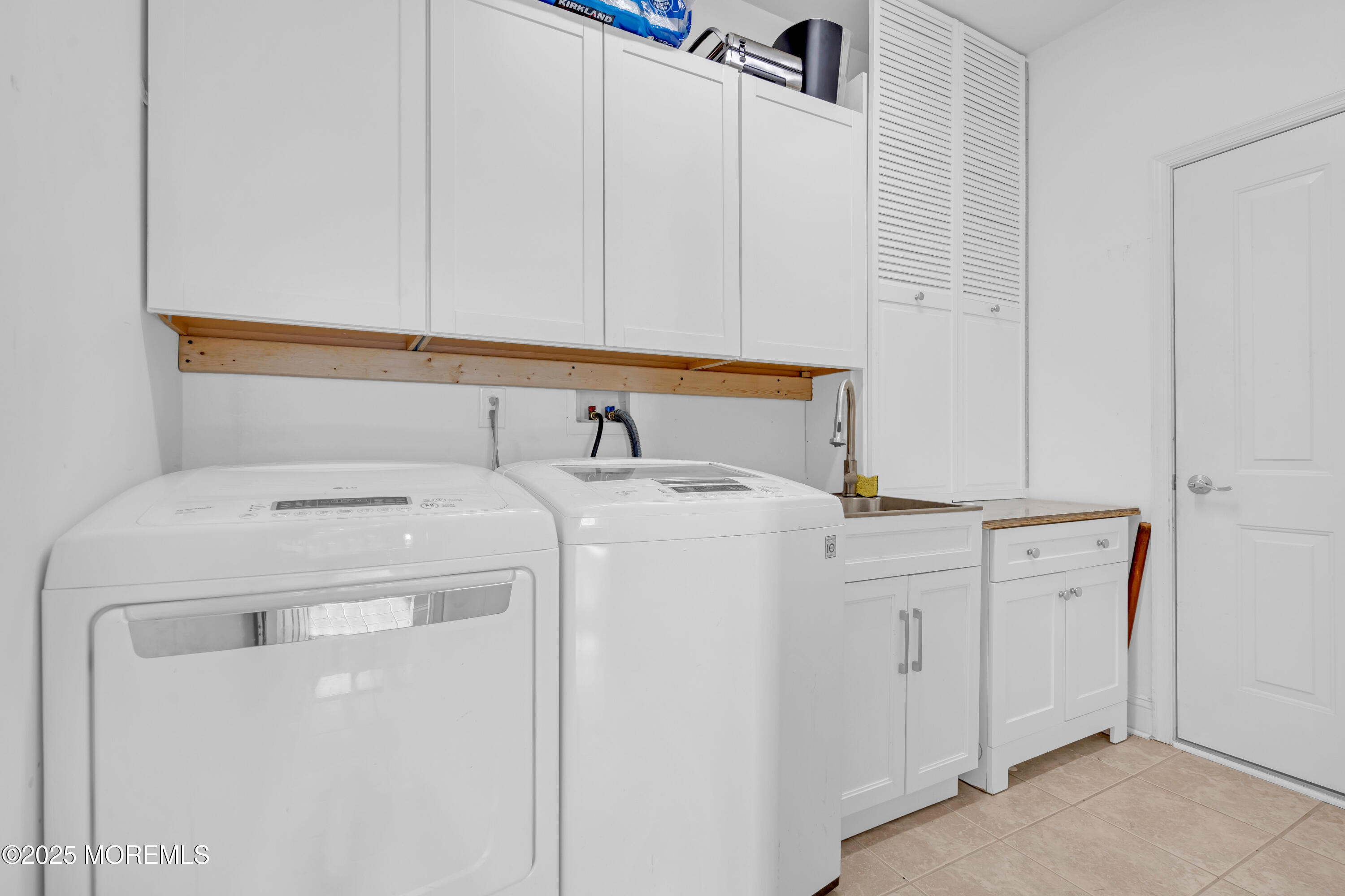 8 Ventnor Court Waretown, NJ 08758 - Photo 35 of 42 a utility room with dryer and washer
