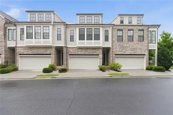 $839,999 | 2070 Wheaton Way, Atlanta, GA 30328