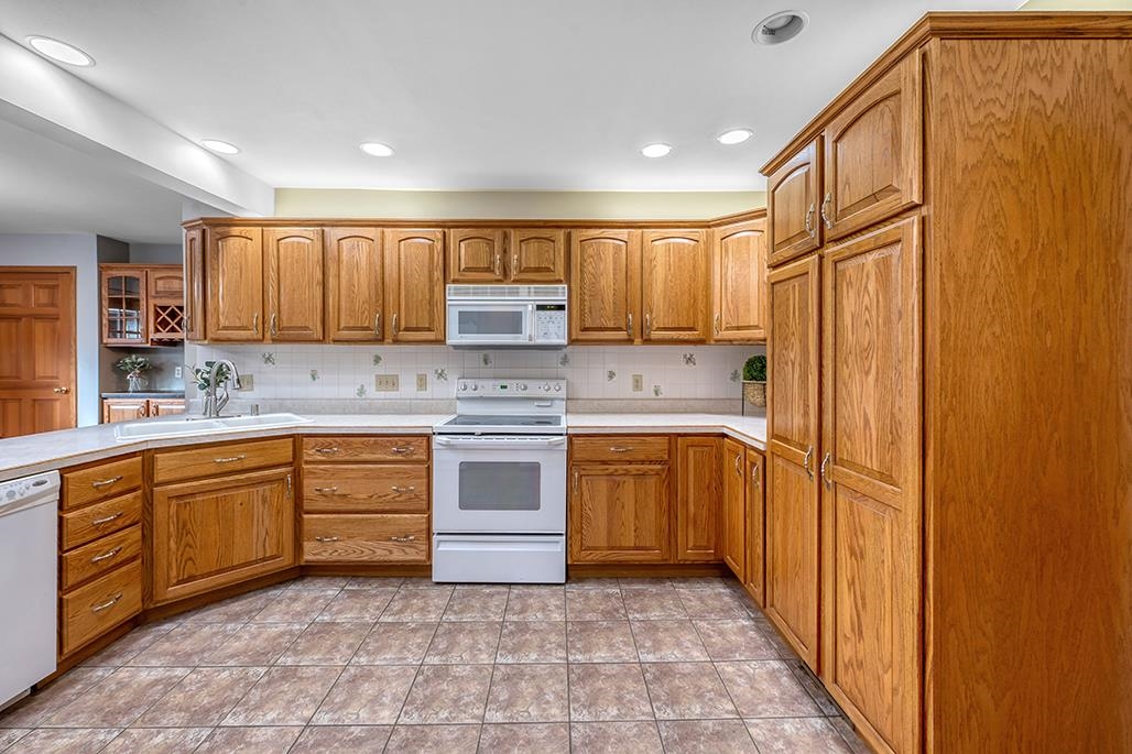 202 West 2nd Street Waunakee, WI 53597 - Photo 15 of 47