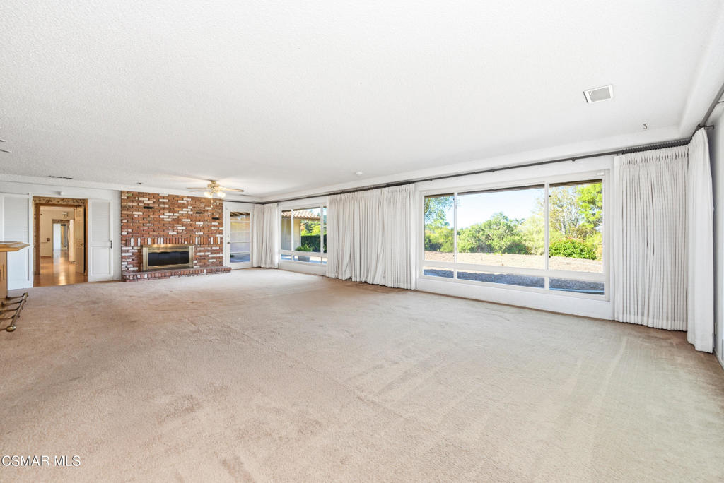 39 Inverness Road Thousand Oaks, CA 91361 - Photo 34 of 69 an empty room with large windows