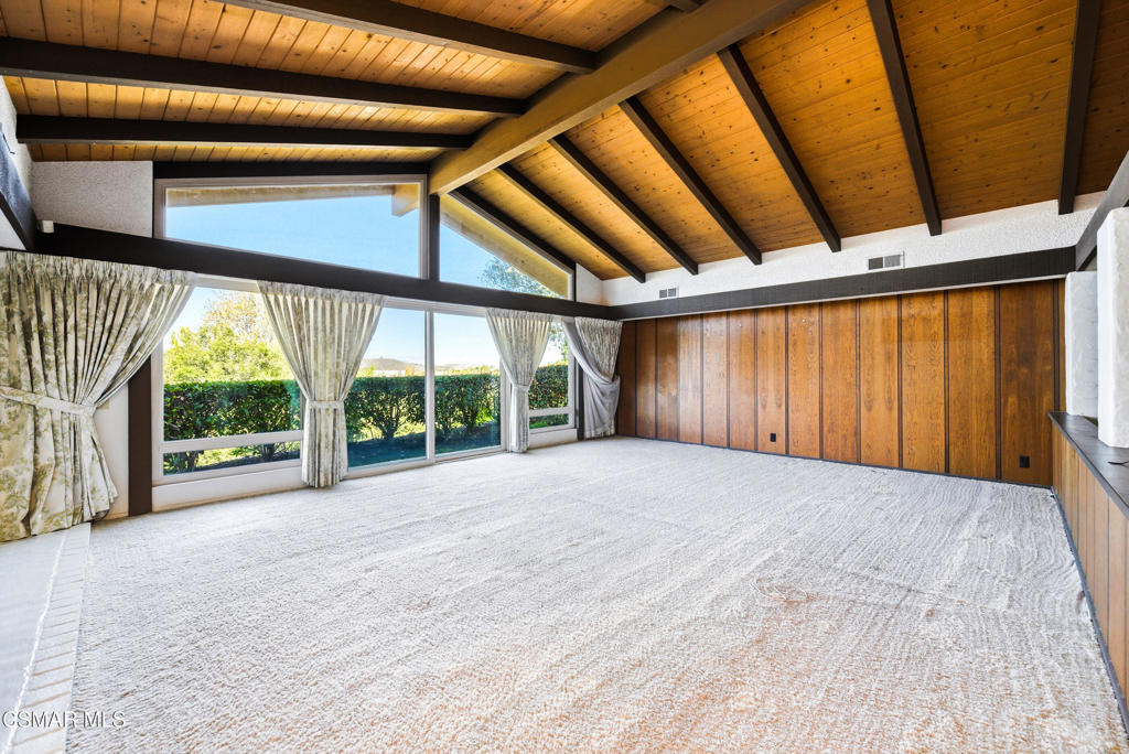39 Inverness Road Thousand Oaks, CA 91361 - Photo 8 of 69 a view of an empty room with a window