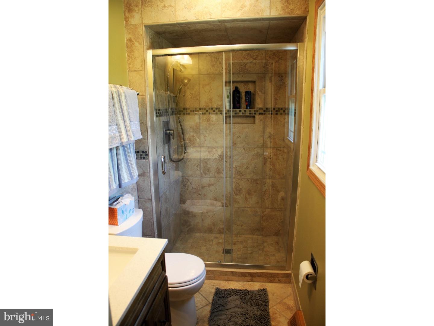 127 Barley Road Ivyland, PA 18974 - Photo 15 of 25 Bathroom