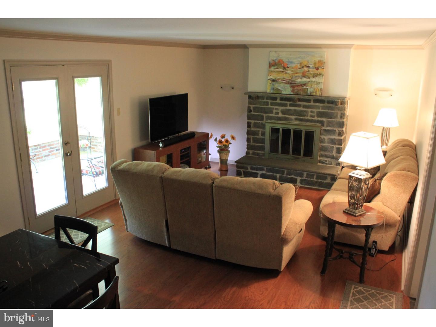 127 Barley Road Ivyland, PA 18974 - Photo 10 of 25 Family Room