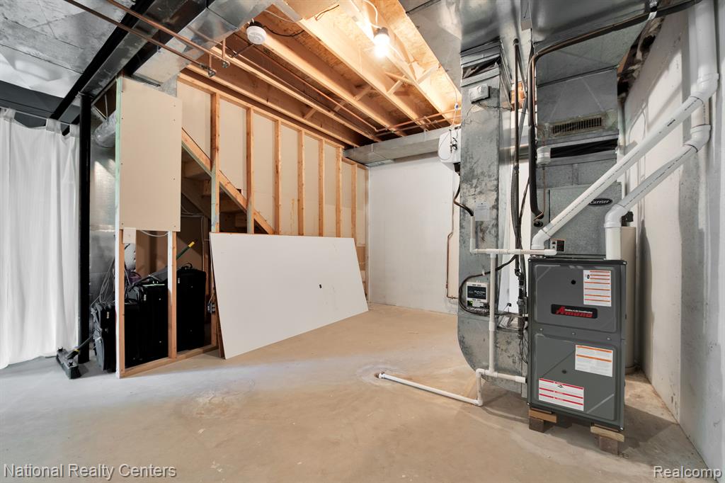 2404 Chestnut Bend Howell, MI 48855 - Photo 25 of 41 Gallery Image 25