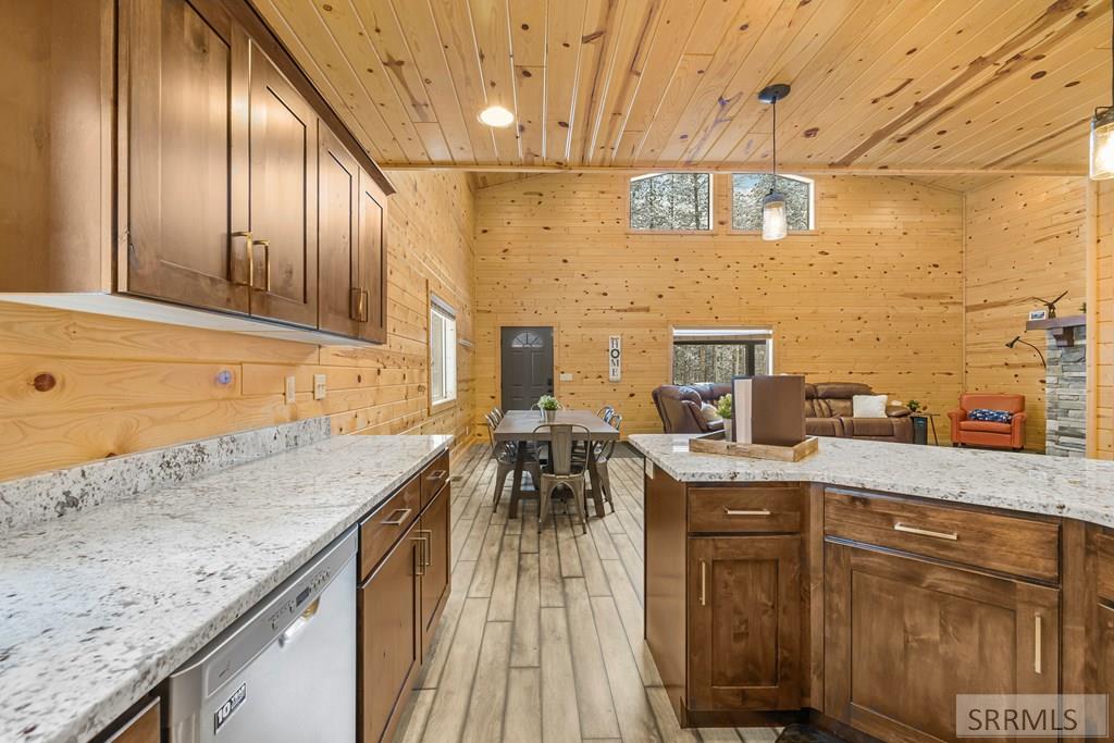 4060 Steelhead Road Island Park, ID 83429 - Photo 20 of 53 Kitchen