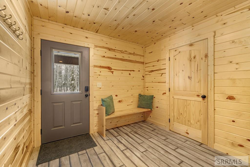 4060 Steelhead Road Island Park, ID 83429 - Photo 25 of 53 Mud Room