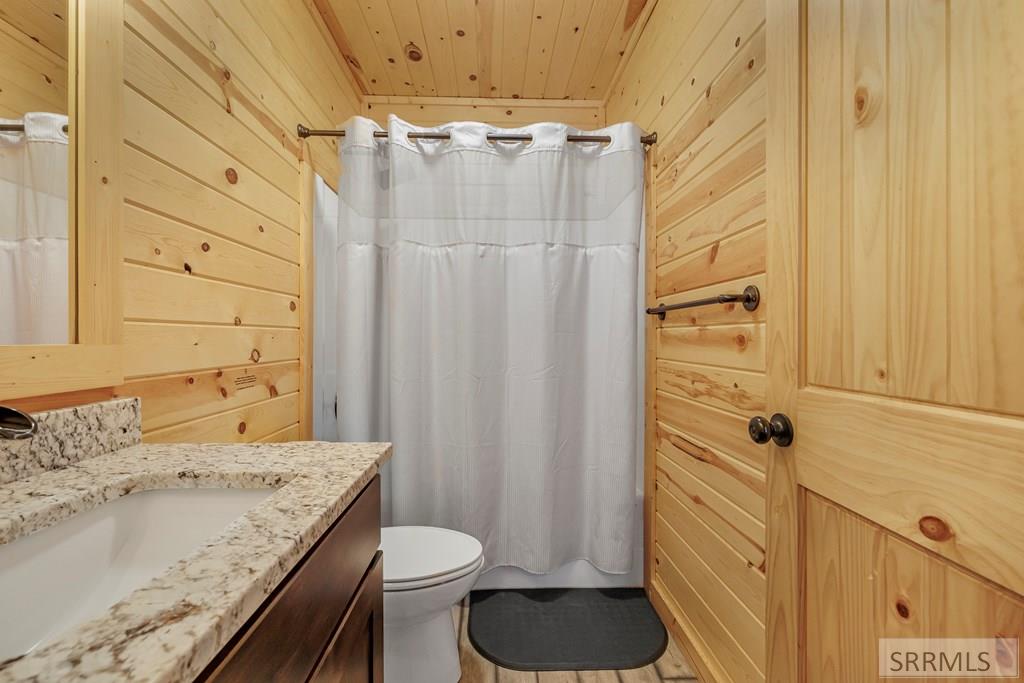 4060 Steelhead Road Island Park, ID 83429 - Photo 45 of 53 Upper Level Bathroom