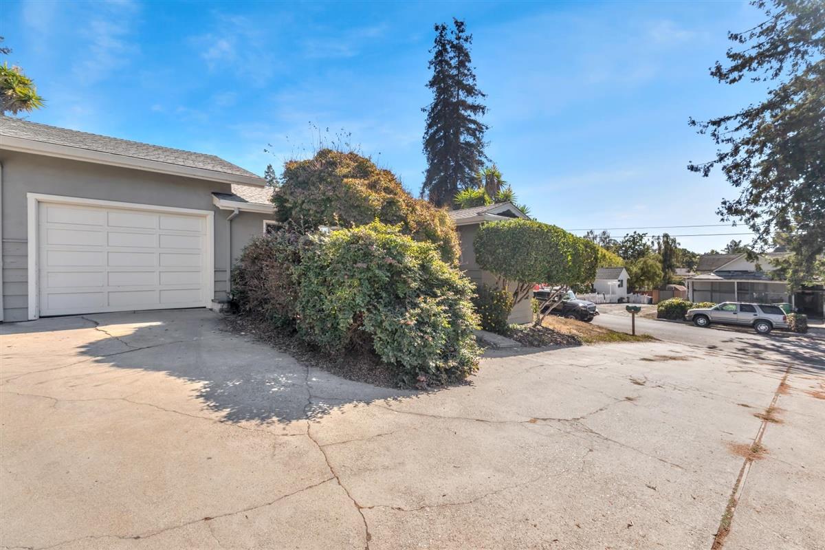 406 Pine Street, Unit A Capitola, CA 95010 - Photo 3 of 32