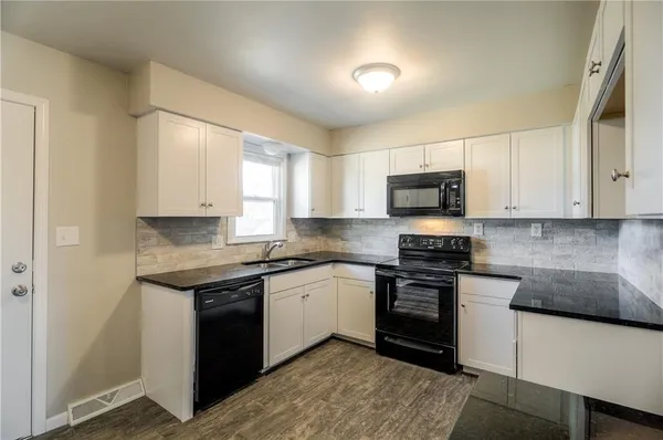 $219,900 | 15300 East 36th Terrace South, Independence, MO 64055