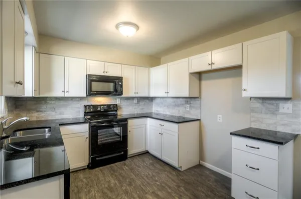 $219,900 | 15300 East 36th Terrace South, Independence, MO 64055