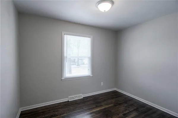 $219,900 | 15300 East 36th Terrace South, Independence, MO 64055