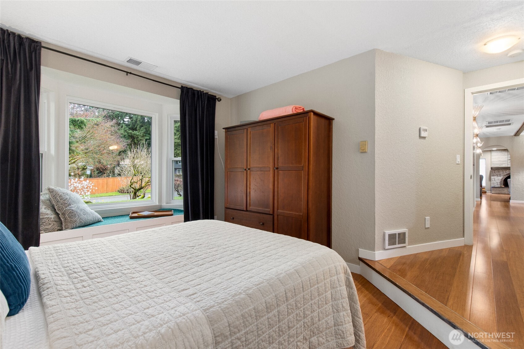 8924 Northeast 191st Place Bothell, WA 98011 - Photo 14 of 37