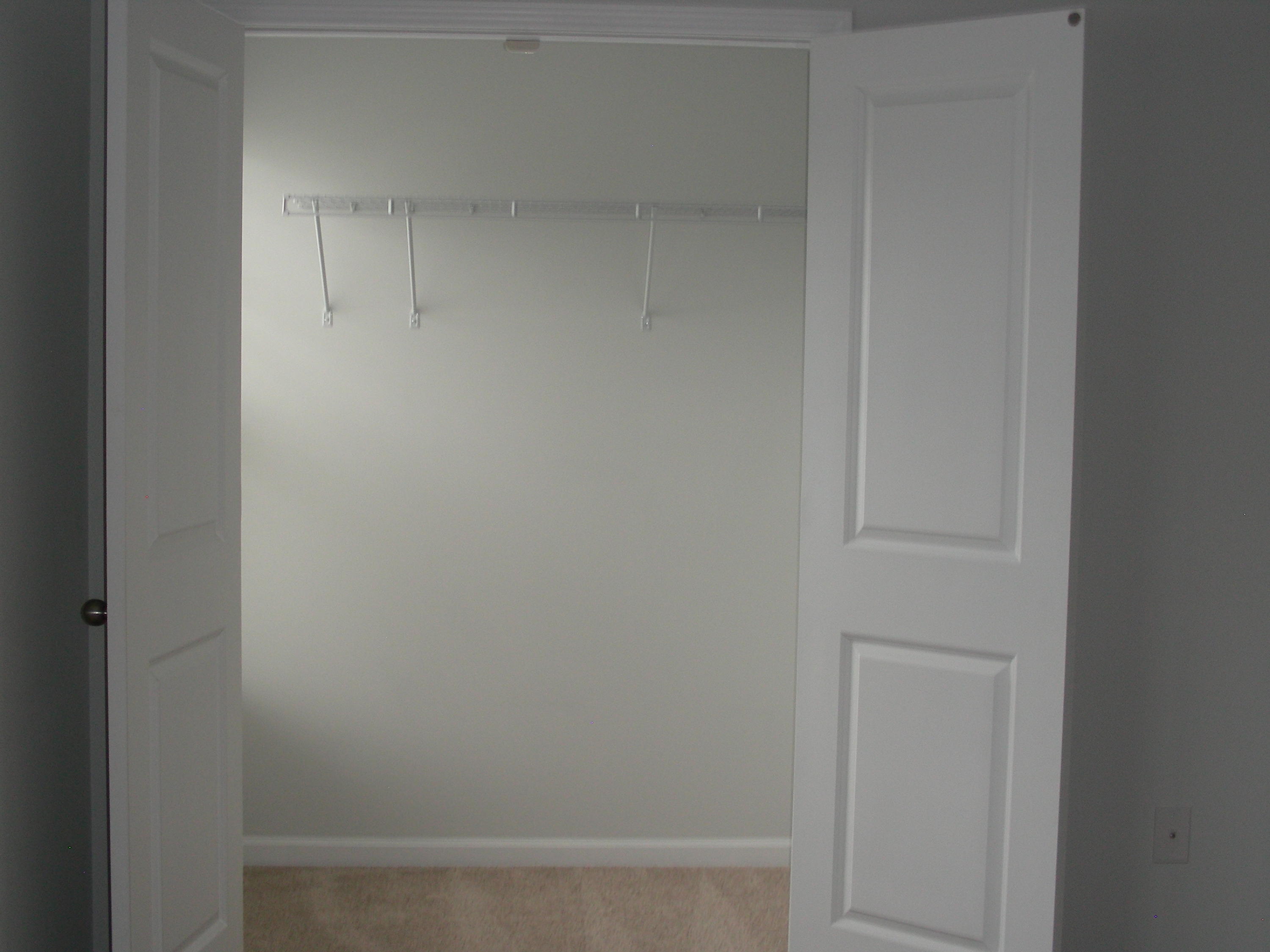 602 Kilarney Road Summerville, SC 29483 - Photo 25 of 35 Walk-In closet