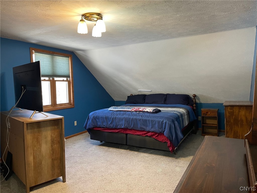 429 Florence Avenue Oneida, NY 13421 - Photo 32 of 39 Primary bedroom up