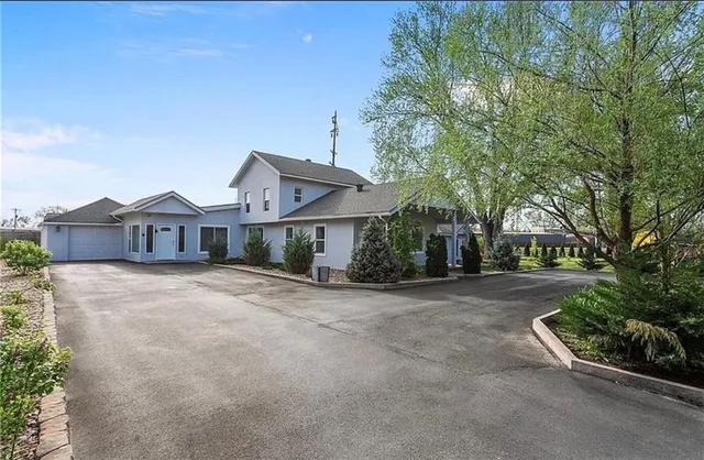 $390,000 | 831 South 72 Street, Kansas City, KS 66111